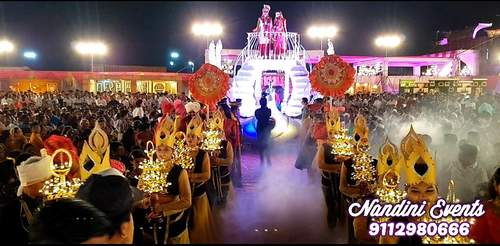 WEDDING ENTRY DANCE YOUR WAY TO THE MANDAP