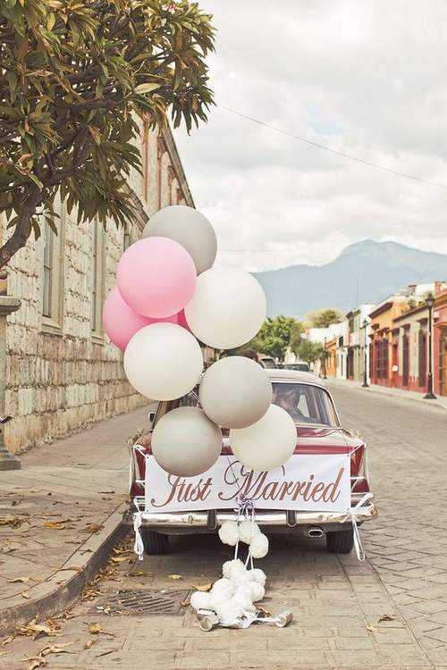 Marriage car decoration with balloons